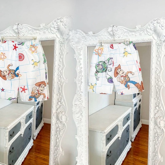 New York Couture * One of a Kind* VINTAGE Reworked Toy Story Pocket Shorts - Picture 10 of 12